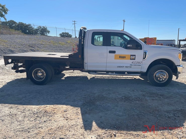 2017-ford-f350-xl-image-2