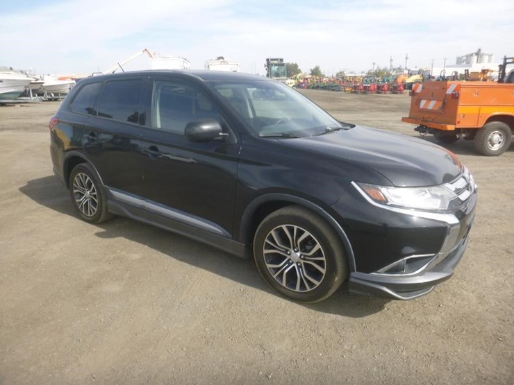 2016-mitsubishi-outlander-image-2