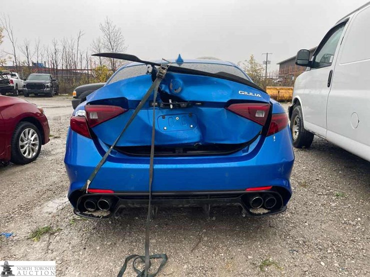 non-operable-2018-alfa-r-giulia-quadrifogli-image-12