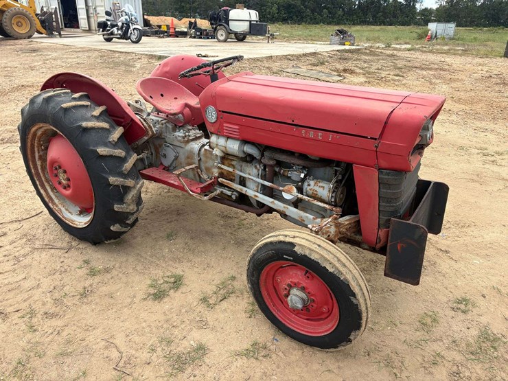 massey-ferguson-135-image-4