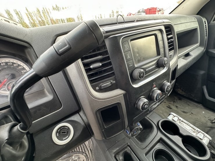 2014-dodge-3500-image-21