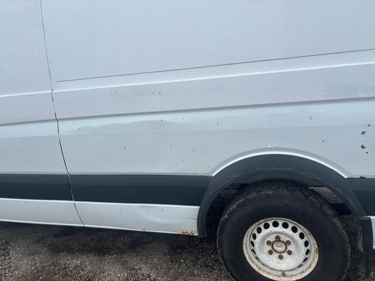 #2333-•-2014-mercedes-sprinter-van-image-33