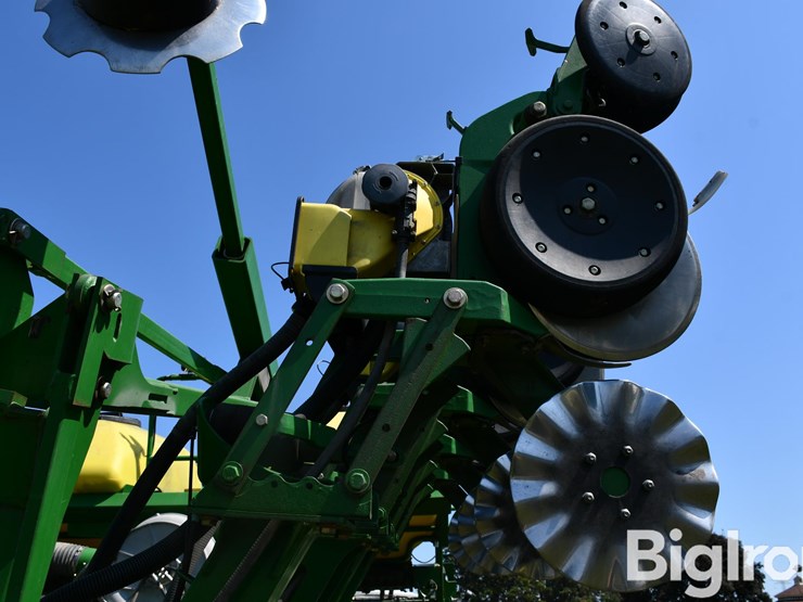 2009-john-deere-1790-ccs-image-19
