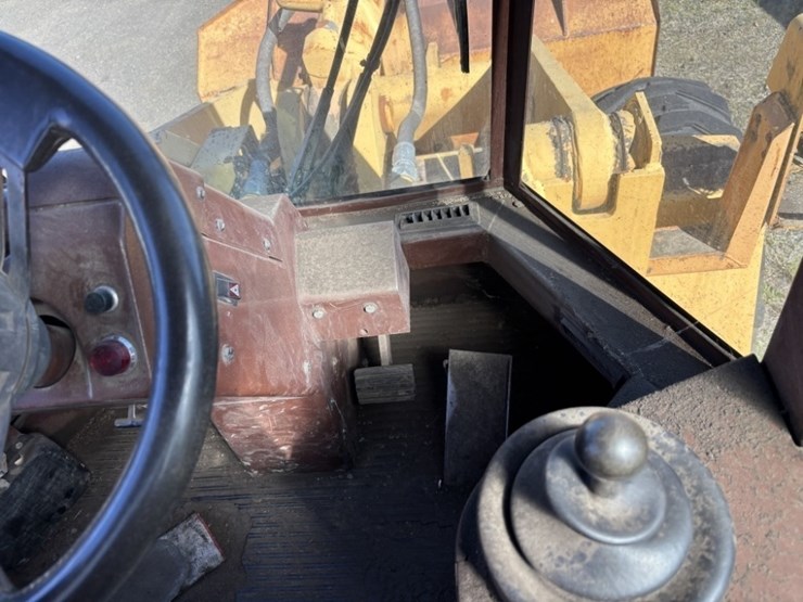 1990-case-621zf-image-28