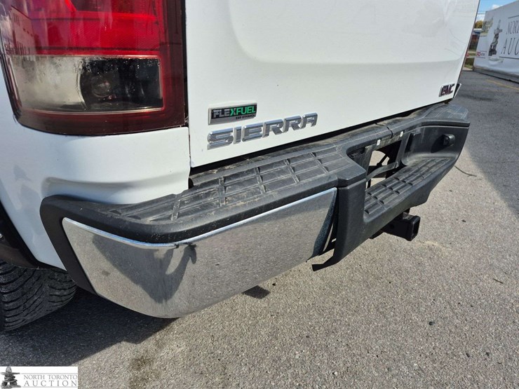 2011-gmc-sierra-1500-image-25