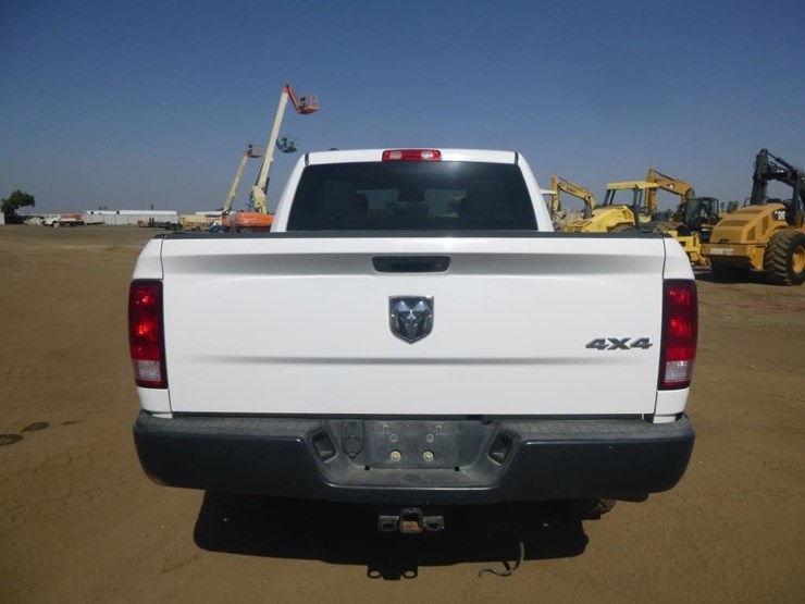 2016-dodge-1500-image-21