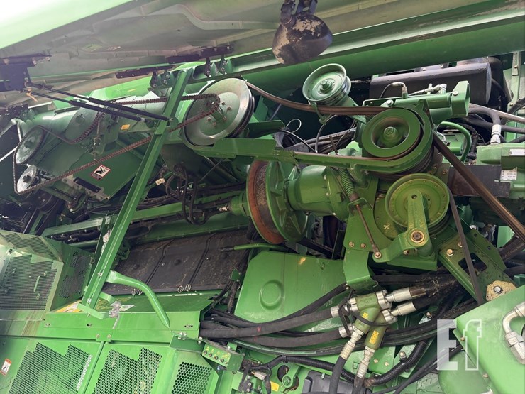2011-john-deere-9770-sts-image-17