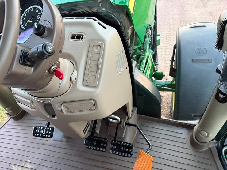 john-deere-6215r-image-70