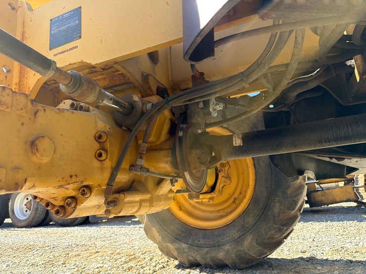 caterpillar-th360b-image-62