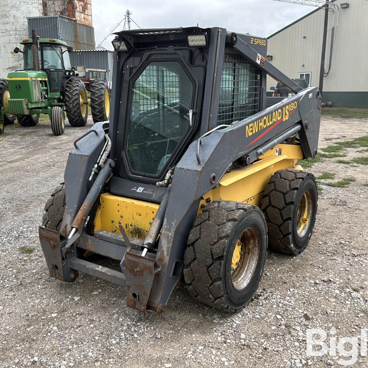 2006 NEW HOLLAND LS180