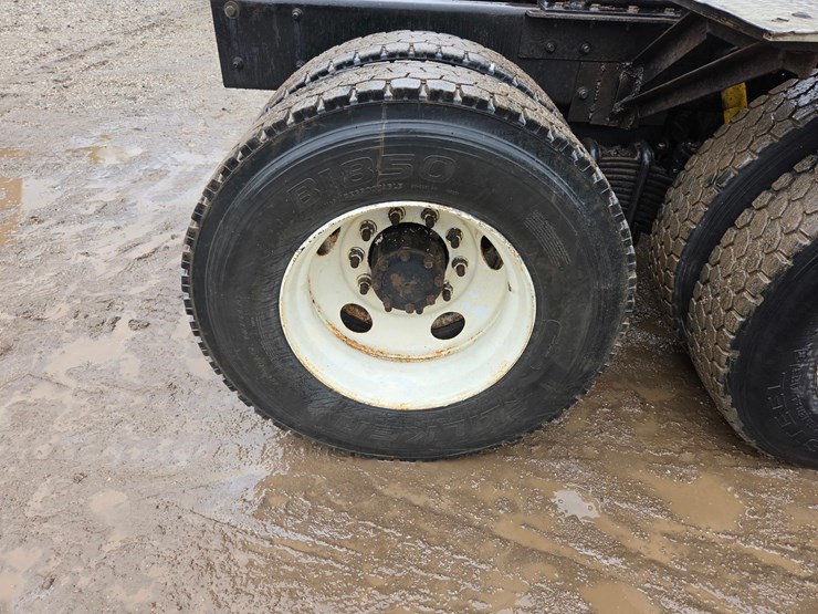 1994-mack-rd688s-image-50