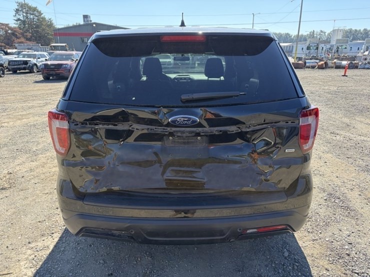 2018-ford-explorer-image-5