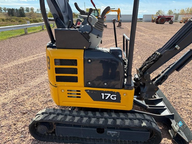 deere-17g-image-13