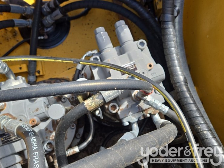 2019-deere-470g-lc-image-46