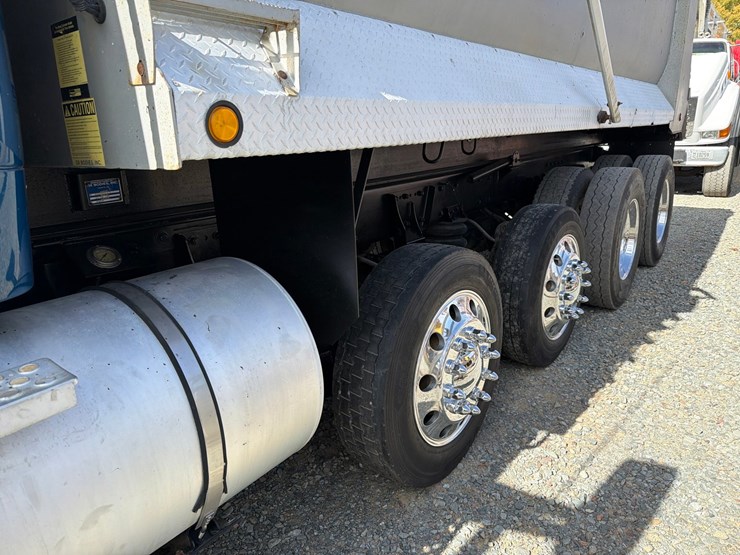 2016-kenworth-t880-image-16