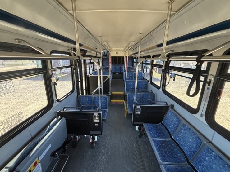 2010-gillig-35'-transit-bus-image-18