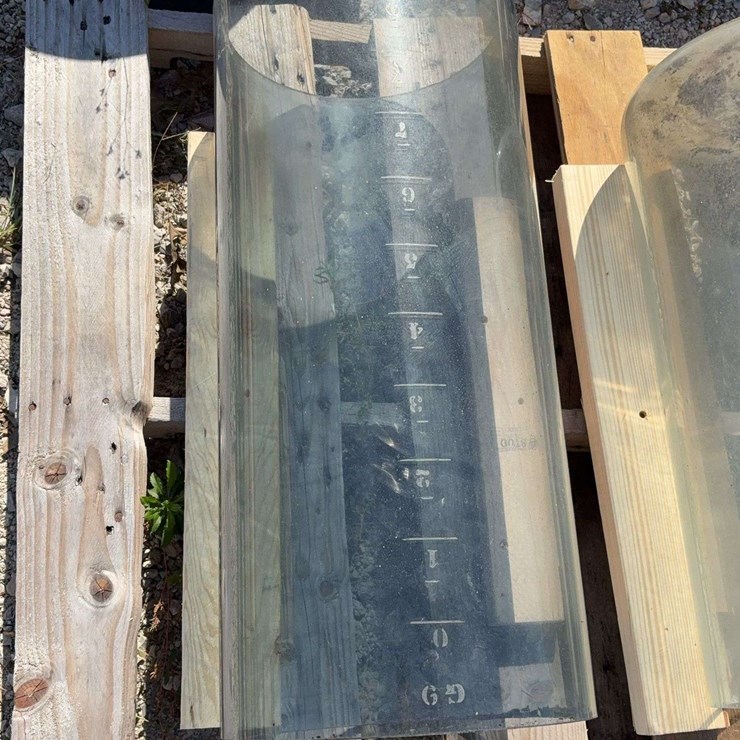 Visible Pump Cylinder