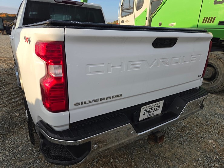 2022-chevrolet-2500-image-22