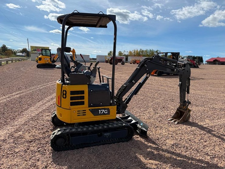 deere-17g-image-3