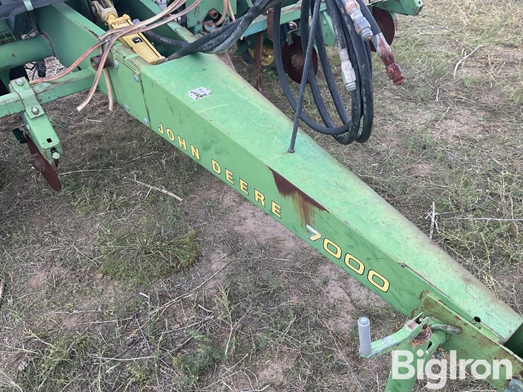 john-deere-7000-image-11