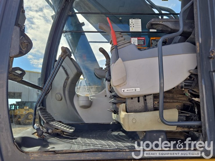 2019-deere-470g-lc-image-71