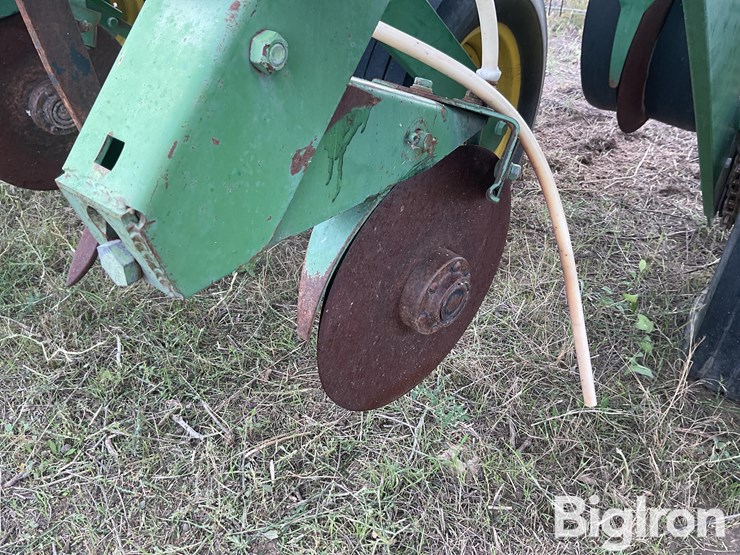 john-deere-7000-image-16