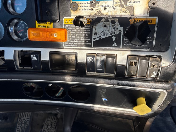 2007-kenworth-w900-image-60