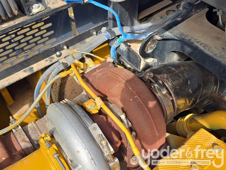 2019-deere-470g-lc-image-65