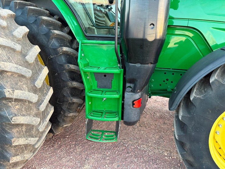 john-deere-6215r-image-27