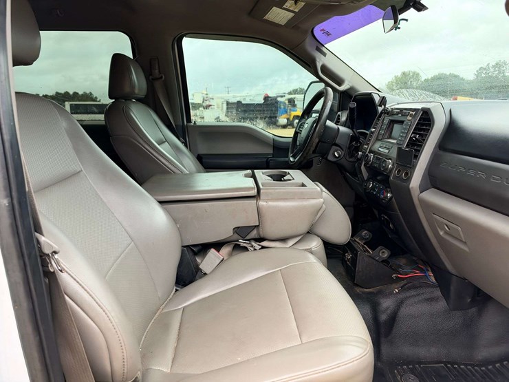 ford-f250-xl-image-18