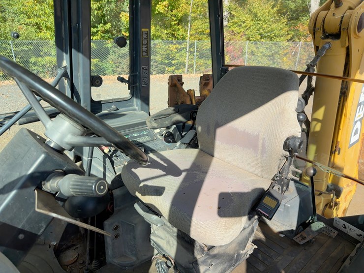 2002-deere-410g-image-24