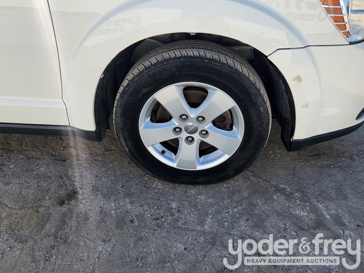 2012-dodge-journey-image-6
