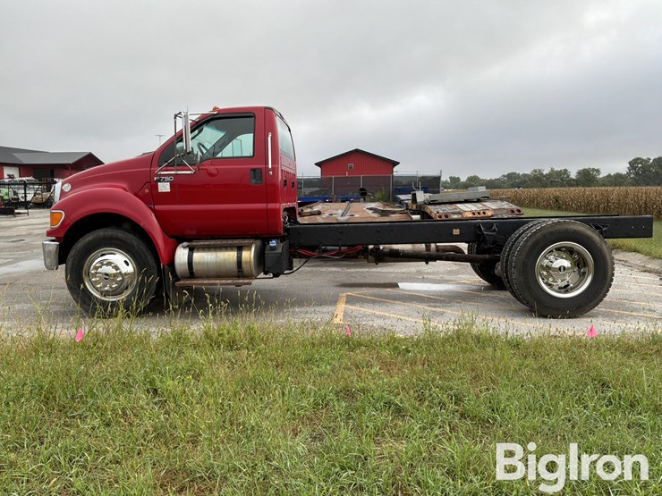 2015-ford-f750-xlt-image-8