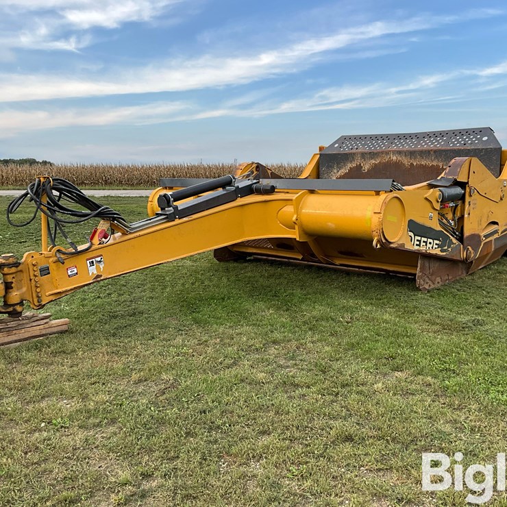 2021 DEERE 2412E