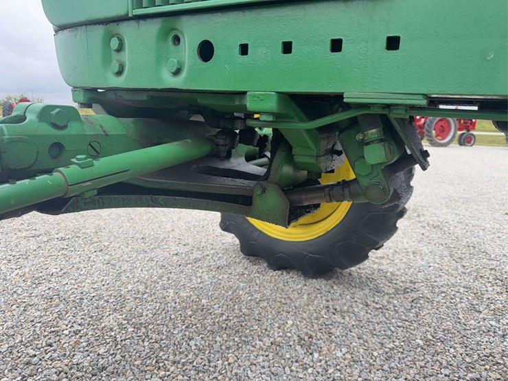 john-deere-3020-image-23
