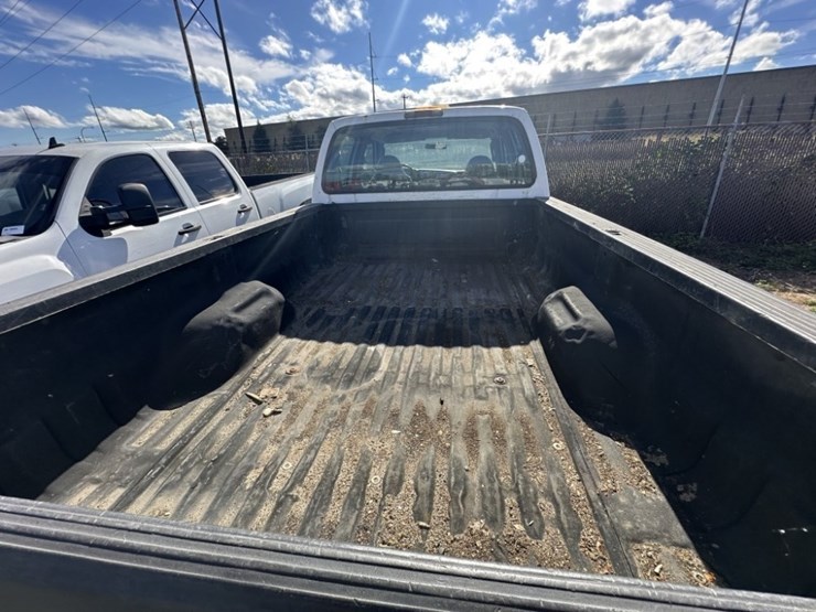 2005-ford-f350-xl-image-19