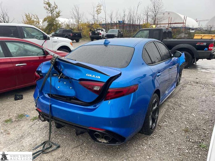non-operable-2018-alfa-r-giulia-quadrifogli-image-4