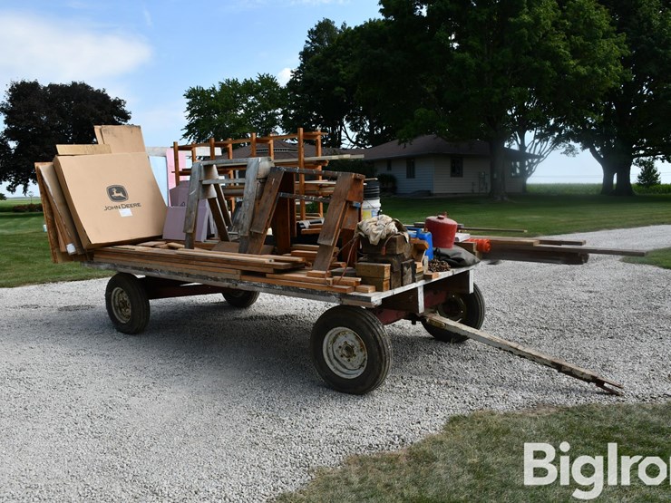 hayrack-w/-contents-image-3