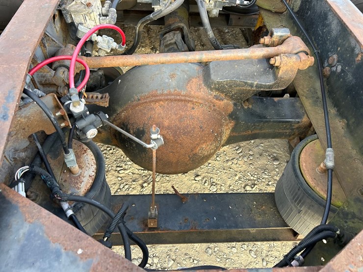 2000-international-9200-image-24