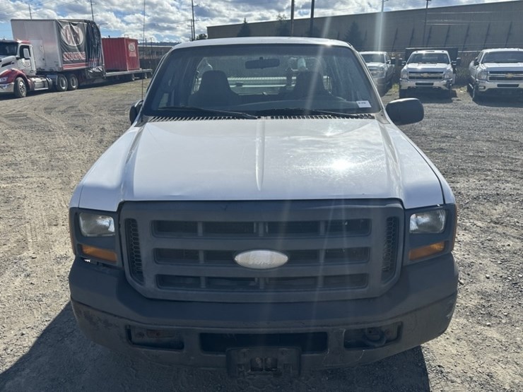 2005-ford-f250-xl-image-8
