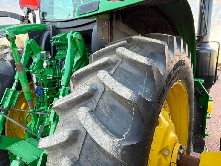 john-deere-6215r-image-9