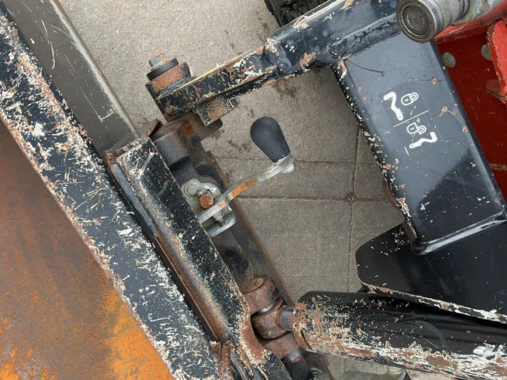 2024-ditch-witch-sk600-image-13