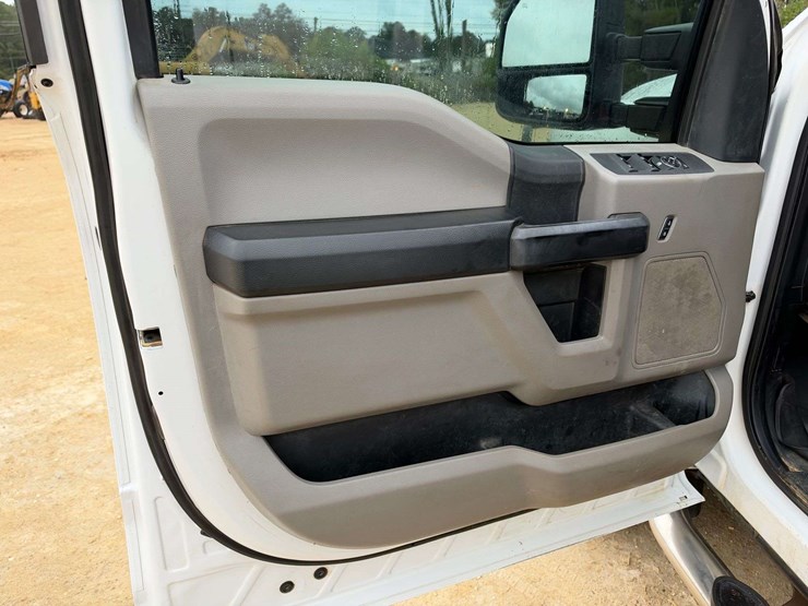ford-f250-xl-image-9