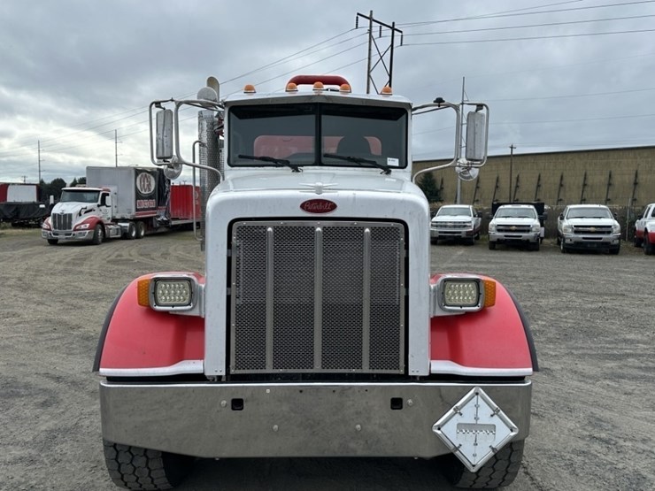 2011-peterbilt-365-image-8