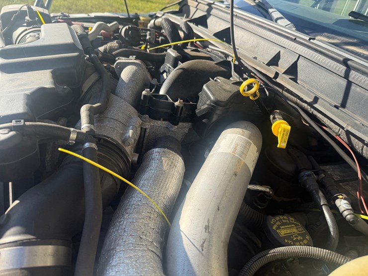 2015-ford-f550-image-16
