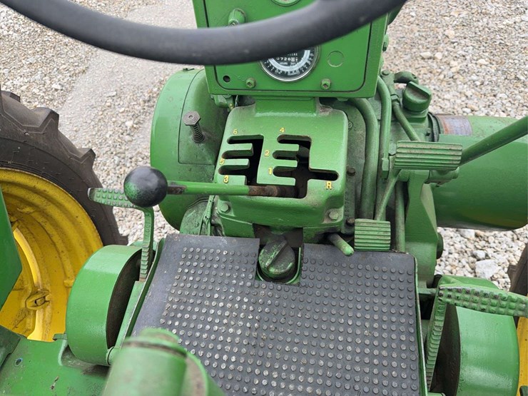 1957-john-deere-520-image-42