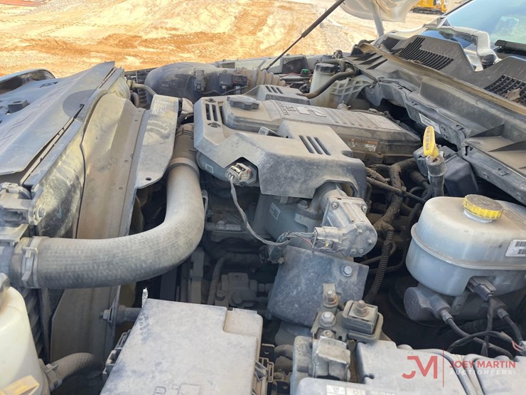 2018-dodge-3500-image-23