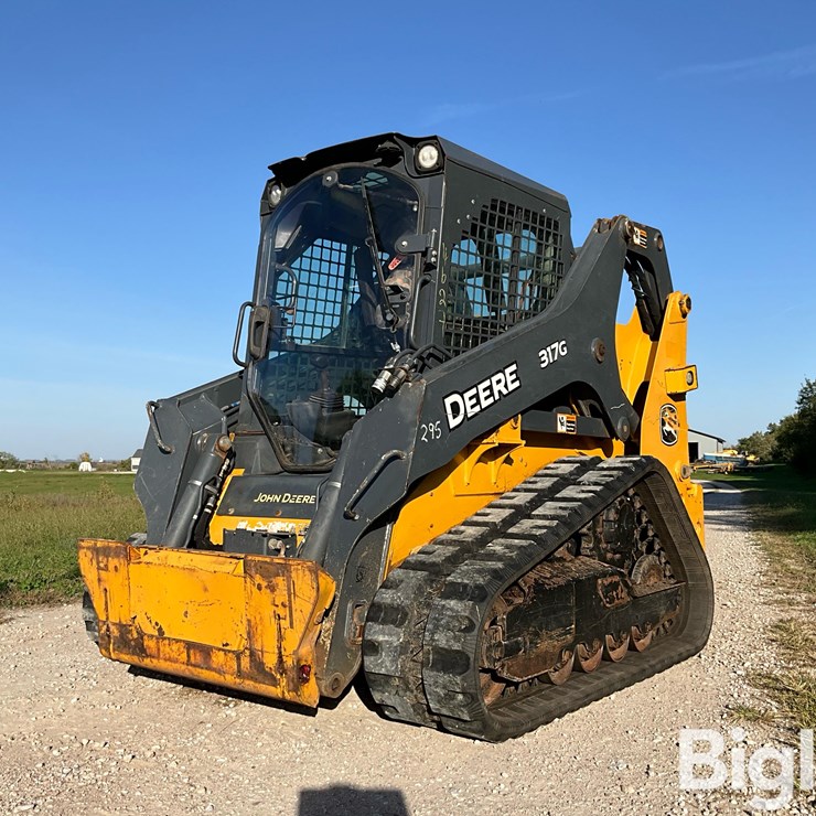 2019 DEERE 317G