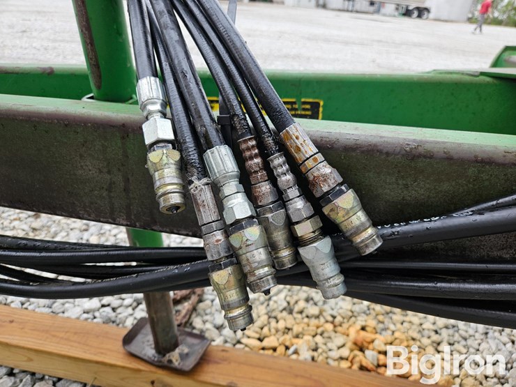john-deere-630-image-11