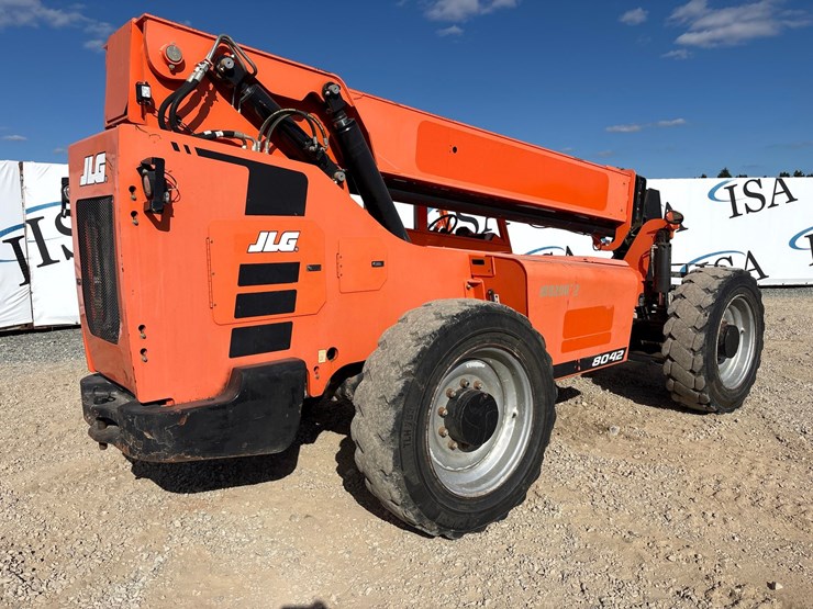 2019-jlg-8042-image-5